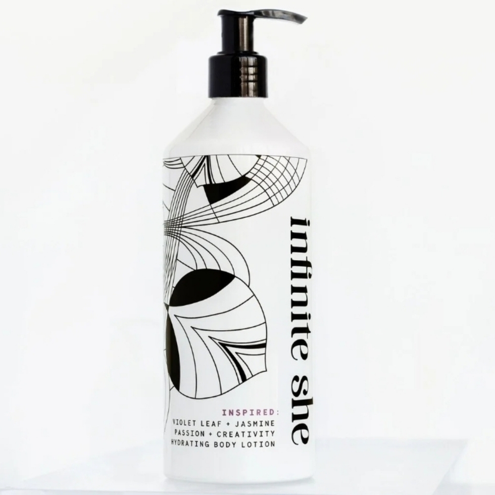 NWOT Infinite She Inspired Hydrating Body Lotion